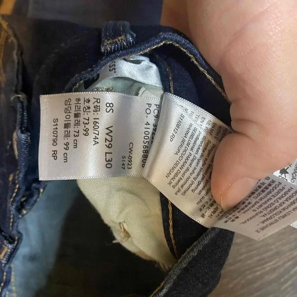 Levi’s Jeans​ - Picture 3 of 5